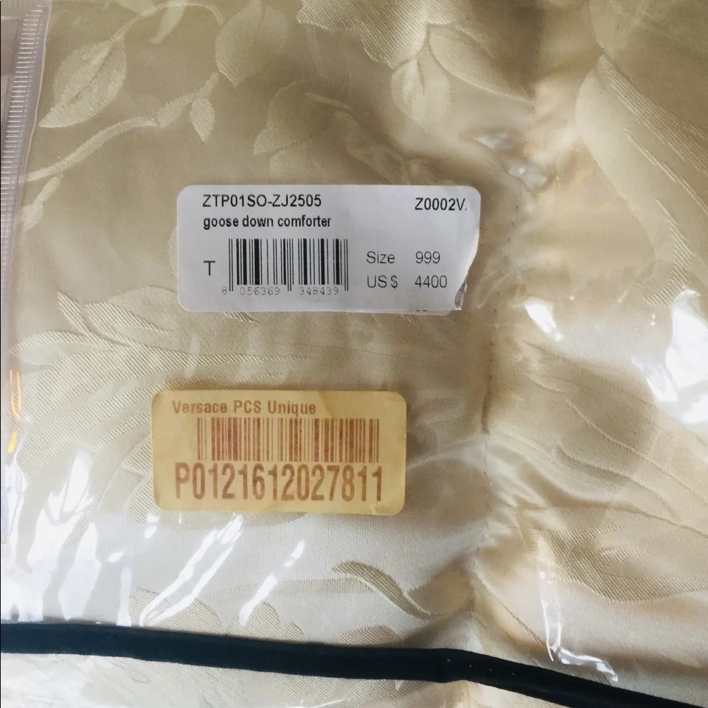 🎉HP🎉Versace Goose Down Comforter